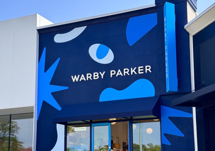 A_Warby_Parker_glasses_retail_store_at_The_Summit_shopping_mall_in_Birmingham,_Alabama_01